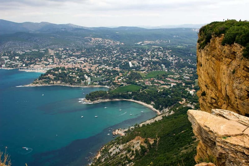 From Marseille: Cassis 4 hours - Leaving Marseille for the cliffs above Cassis