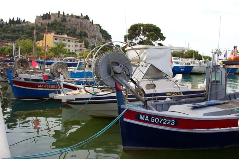 From Marseille: Cassis 4 hours - Choosing the optional Calanques boat ride