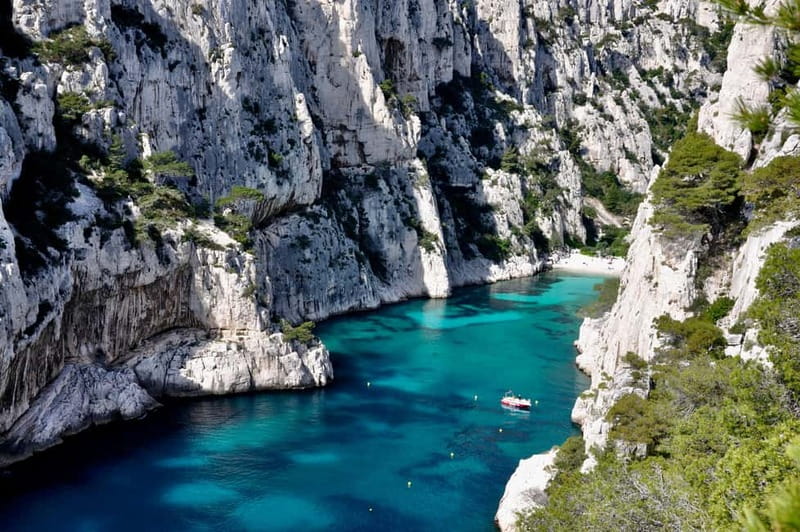 From Marseille: Iconic Calanques Boat Tour with Swimming - Why the Calanques feel different from the water