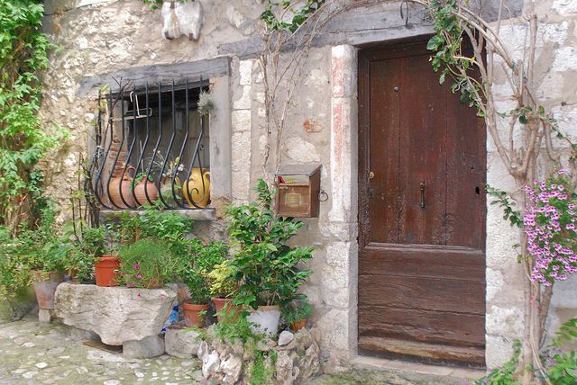 From Nice: Cannes, Antibes & Saint-Paul-de-Vence Tour - Small-Group Comfort in an 8-Seater Van