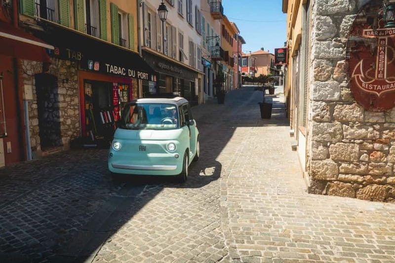 From Nice: Follow a guide in an electric car on the French Riviera! - Your start point: Avenue des Roches d’Or and the “not at the top” note