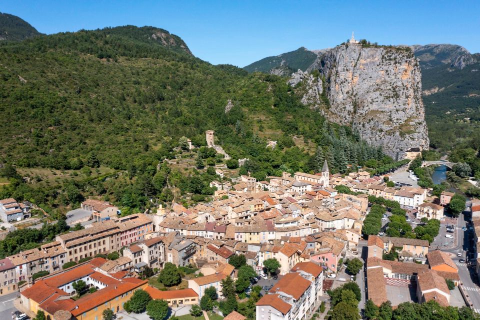 From Nice: Gorges du Verdon Guided Tour - Entering Gorges du Verdon: turquoise river magic and huge drop-offs
