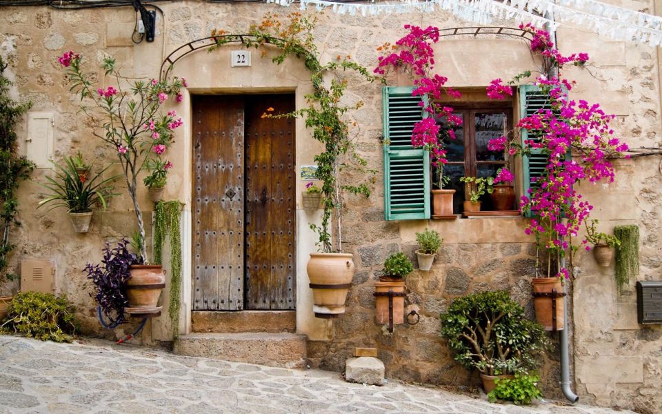 From Nice: Provence and its Medieval Villages Full-Day Tour - Grasse and Fragonard: why the perfume visit feels smarter than you expect