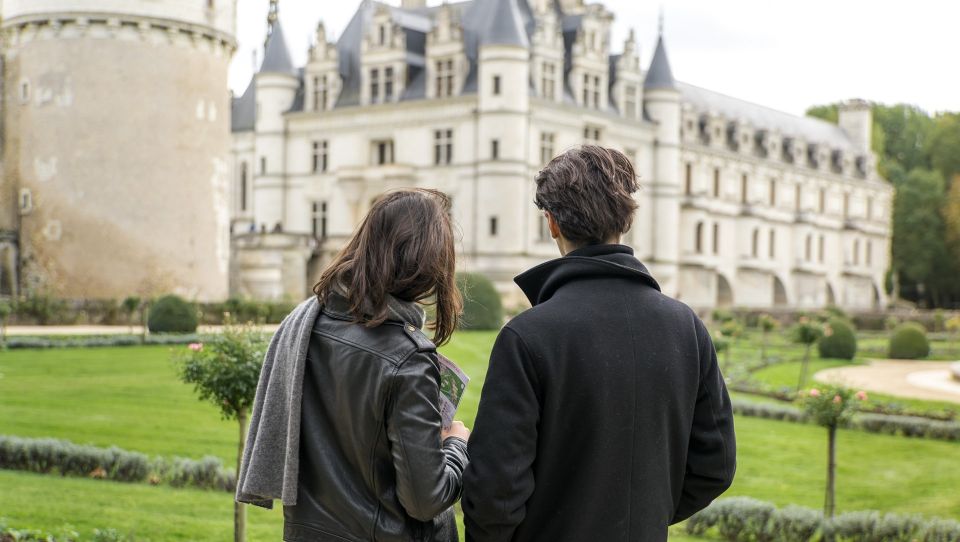 From Paris: Full-Day Loire Valley Chateaux Tour - Château de Cheverny: 17th-Century Interiors and Gardens Worth Slowing Down For