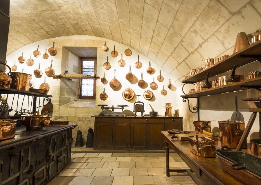 From Paris: Full-Day Loire Valley Chateaux Tour - Lunch on Your Own in the Loire: Where Your Break Fits Best