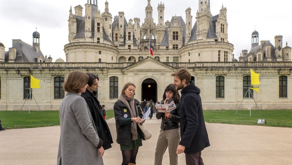 From Paris: Full-Day Loire Valley Chateaux Tour - Your Guide and Audio Options: Getting Stories Without Missing the Rooms