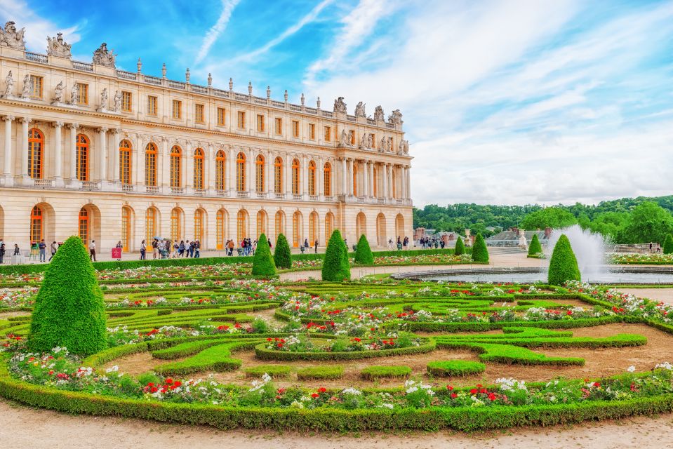 From Paris: Giverny and Versailles Palace Guided Day Trip - Versailles and Giverny in one day: how the rhythm is set