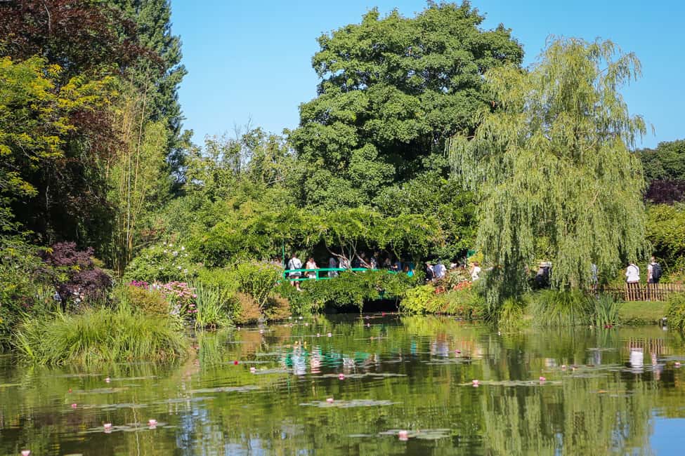 From Paris: Giverny Day Trip with Audio Guide or Live Guide - Why Giverny Makes Sense as a Half-Day from Paris