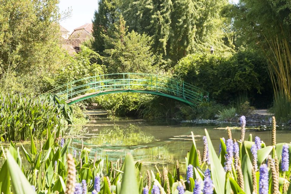 From Paris: Guided Day Trip to Monet's Garden in Giverny - Transportation and guide style: why the minibus matters