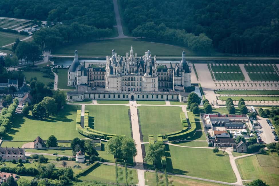 From Paris: Loire Valley Castles Day Trip With Wine Tasting - Pace and comfort: how to make the schedule feel human