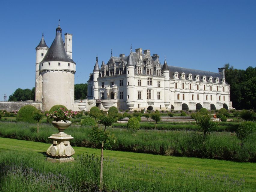 From Paris: Loire Valley Castles Full-Day Tour with Lunch - Amboise Castle: The 15th-Century Royal Residence and Renaissance Transition