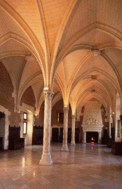 From Paris: Loire Valley Castles Full-Day Tour with Lunch - Lunch at the Bakery: Why This Stop Can Be Hit or Miss