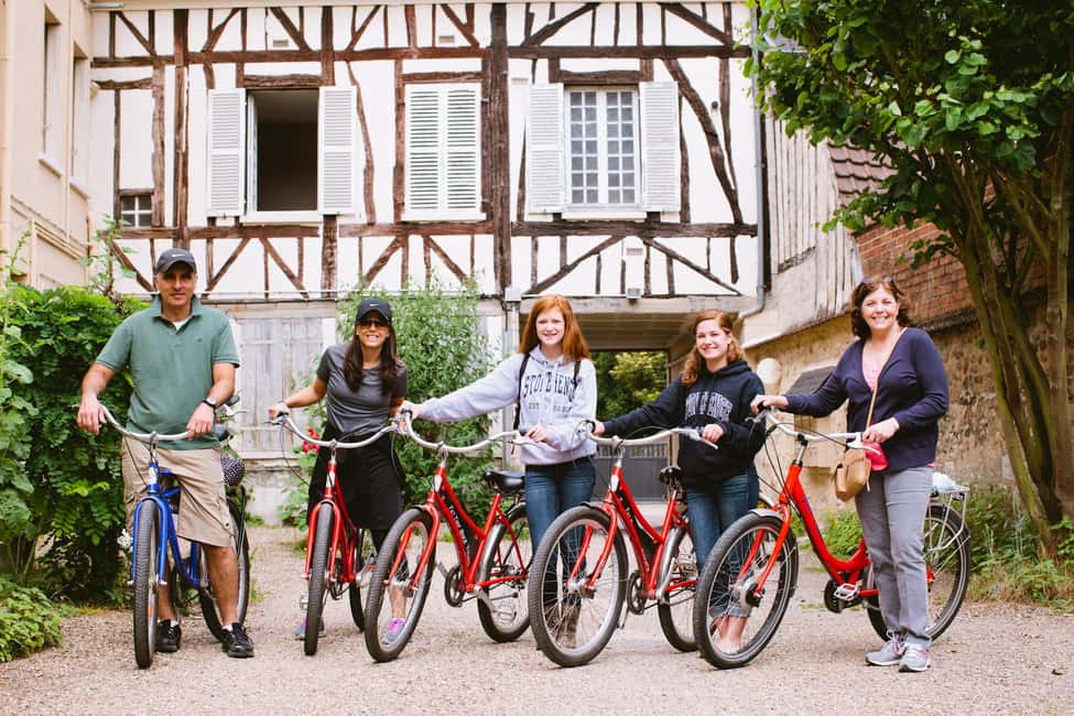 From Paris: Monet Garden & Giverny Bike Tour and Picnic Stop - Bike ride basics: flat cycling to Giverny that still feels like an adventure