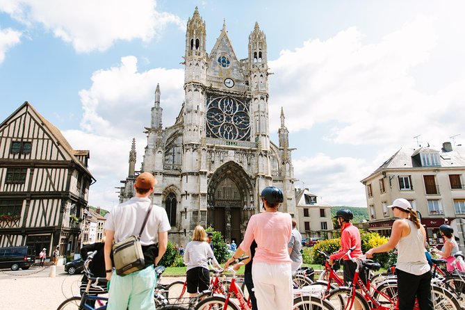 From Paris: Monet Gardens & Giverny Bike Tour with Picnic Stop - Cycling to Giverny: easy miles with a few hills to respect