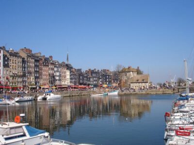 From Paris: Mont-Saint-Michel & Honfleur Private Day Tour - Leaving Paris for Mont-Saint-Michel