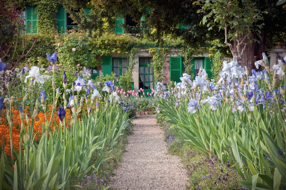 From Paris: Private Day Trip to Giverny and Auvers sur Oise - Van Gogh’s final days in Auvers-sur-Oise