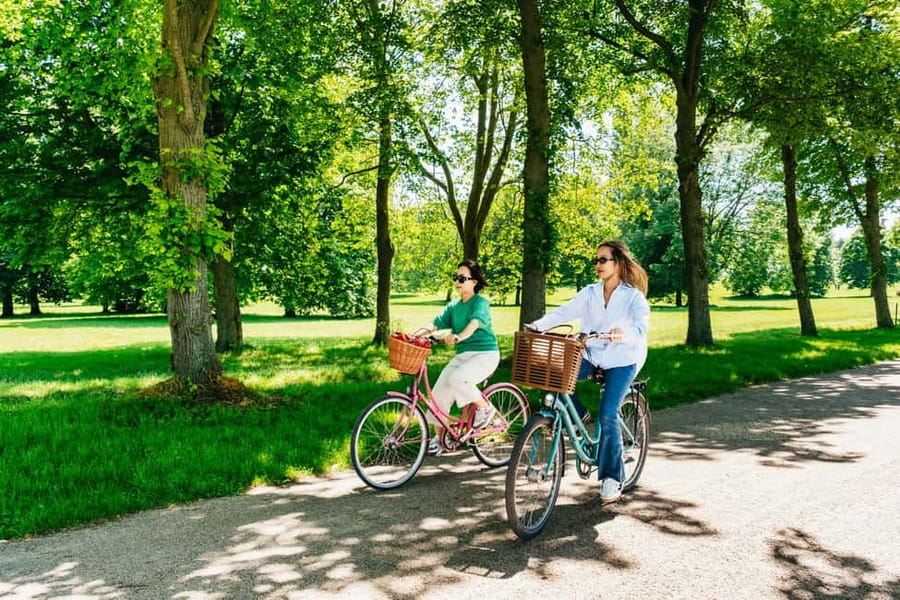 From Paris: Skip-the-Line Palace of Versailles Bike Tour - Where the day starts: Montparnasse to Versailles by train