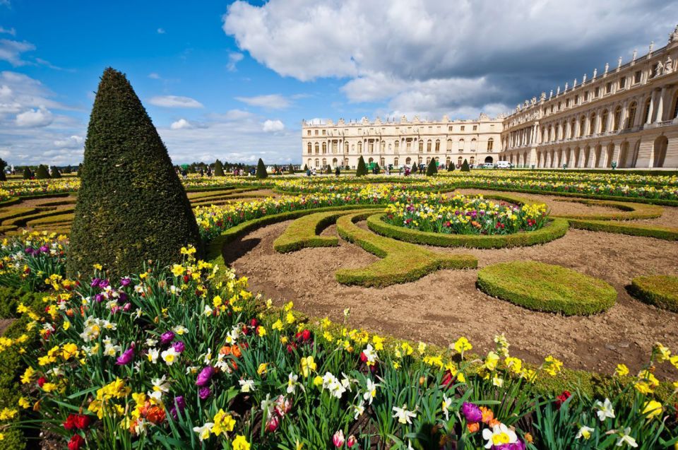 From Paris: Versailles Palace and Gardens with Transfer - Versailles gardens and André Le Nôtre fountain shows by season