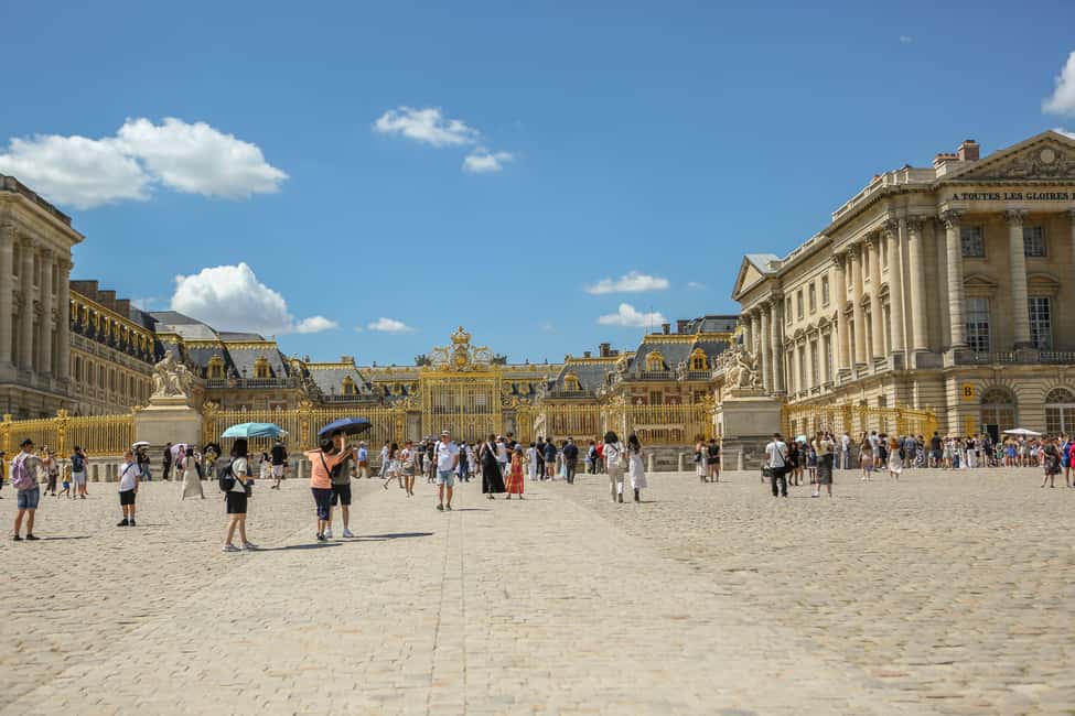 From Paris: Versailles Palace & Gardens with Transportation - From Central Paris to Versailles: The Ride and the English-Host Team