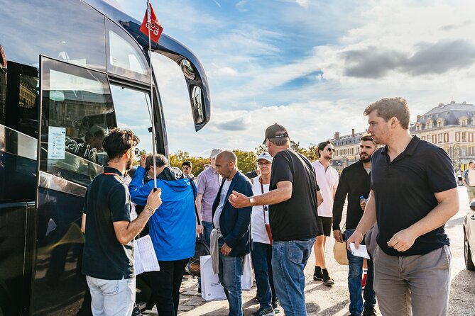 From Paris: Versailles Palace Live Tour with Gardens Access - From Paris to Versailles without the stress: the bus setup