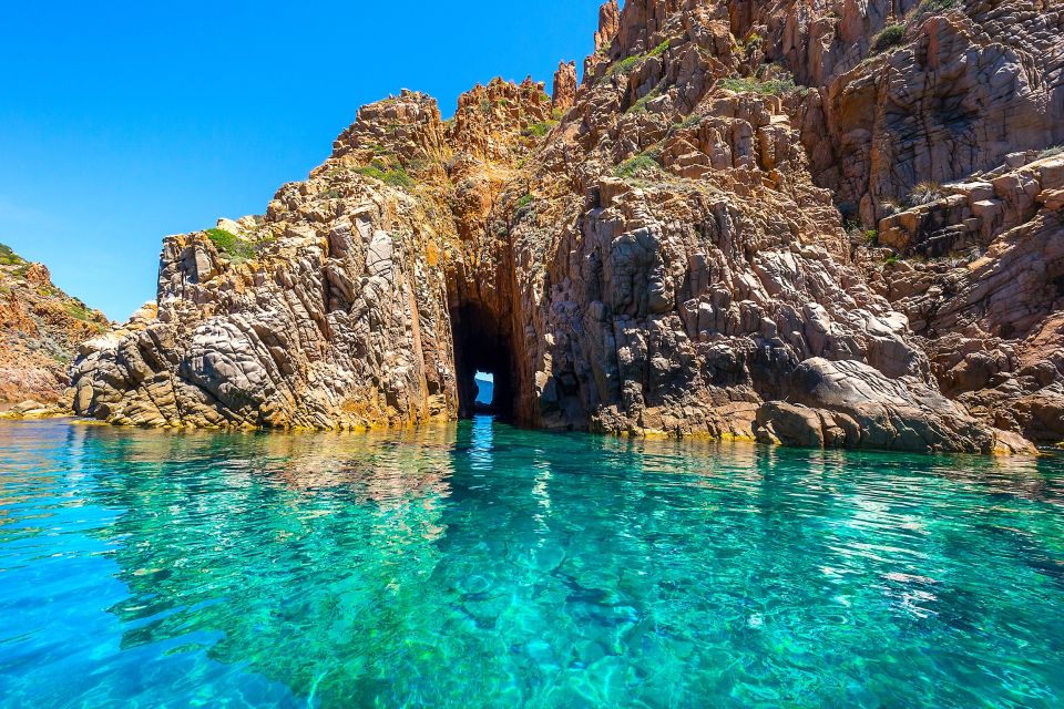 From Porto, Corsica: Piana Creeks Cruise - Small boats in Piana: why the vessel size matters