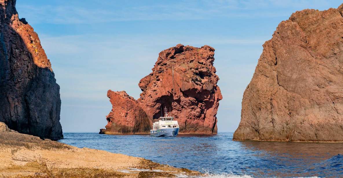 From Porto: Scandola & Girolata Tour by Boat - 5-minute safety briefing and a smooth start to the coast