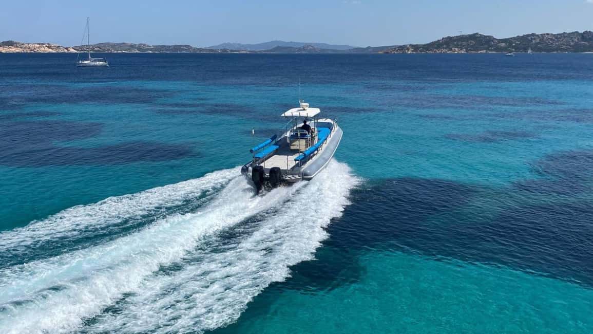 From Santa Teresa Gallura: dinghy tour to Corsica - Choosing among the three possible dinghies