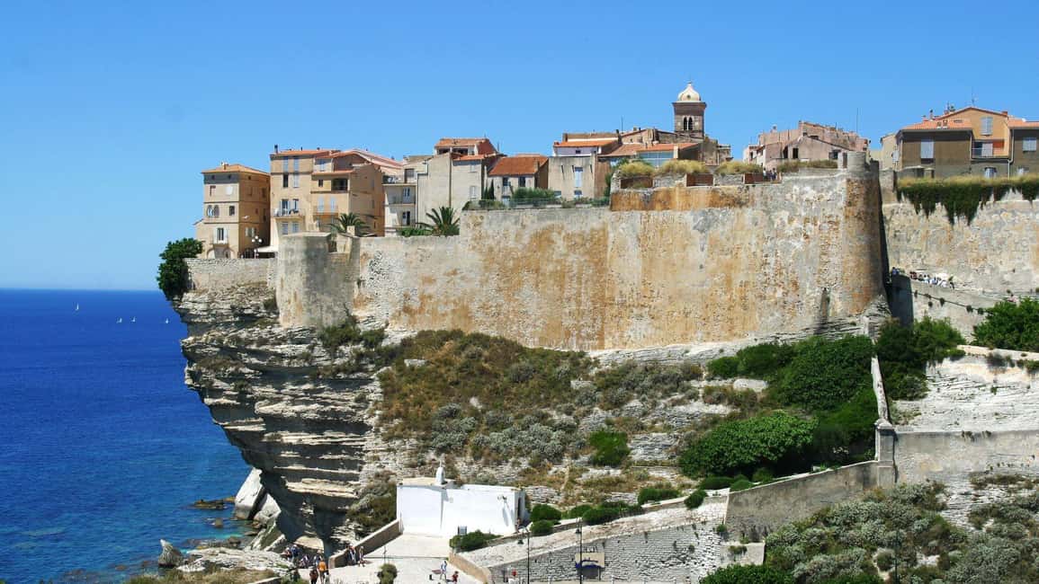 From Santa Teresa Gallura: dinghy tour to Corsica - Bonifacio: two hours for streets above the sea