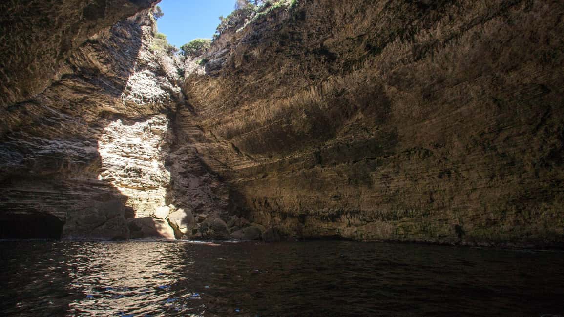 From Santa Teresa Gallura: dinghy tour to Corsica - Finding the meeting point at Santa Teresa’s port