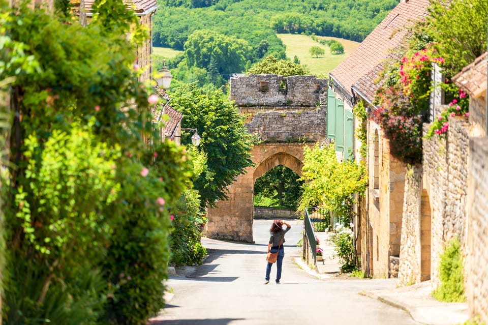 From Sarlat: Beynac & Domme Tour & Dordogne Boat Ride - Domme’s fortified bastide grid: medieval planning in one glance