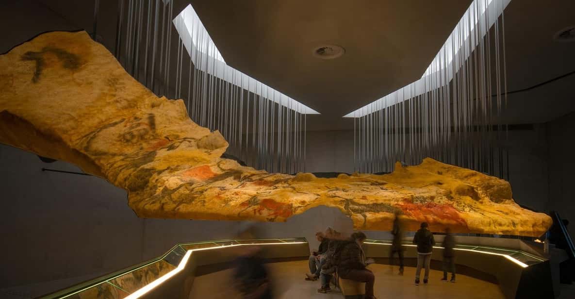 From Sarlat-la-Canéda: Lascaux IV and Cave Art Full-Day Tour - Les Eyzies de Tayac: The Museum That Turns Art Into Meaning