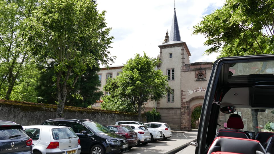 From Strasbourg: Medieval Villages & Wine Tasting Day Trip - Ribeauvillé and Hunawihr: castles, streets, and a fountain photo stop