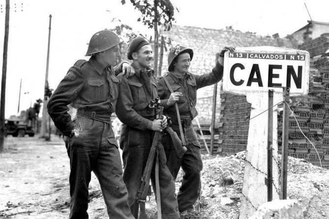Full-Day Canadian Battlefields & sites Normandy Tour from Bayeux - Stop 1: Juno Beach and the Shoreline of the First Wave