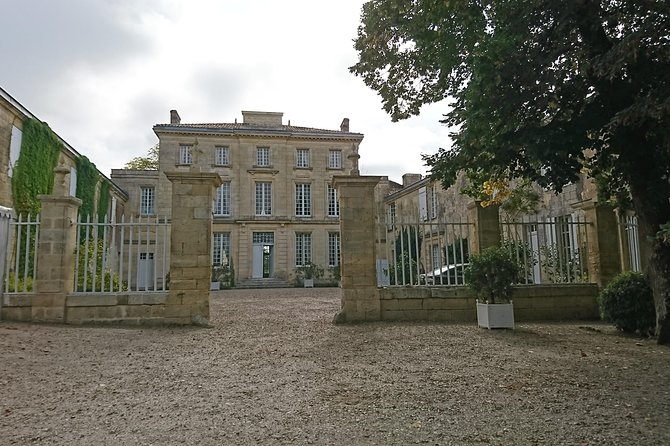 Full-day wine tour in Saint-Emilion (Premium Sedan) - Finishing in Pomerol at Château Beauregard