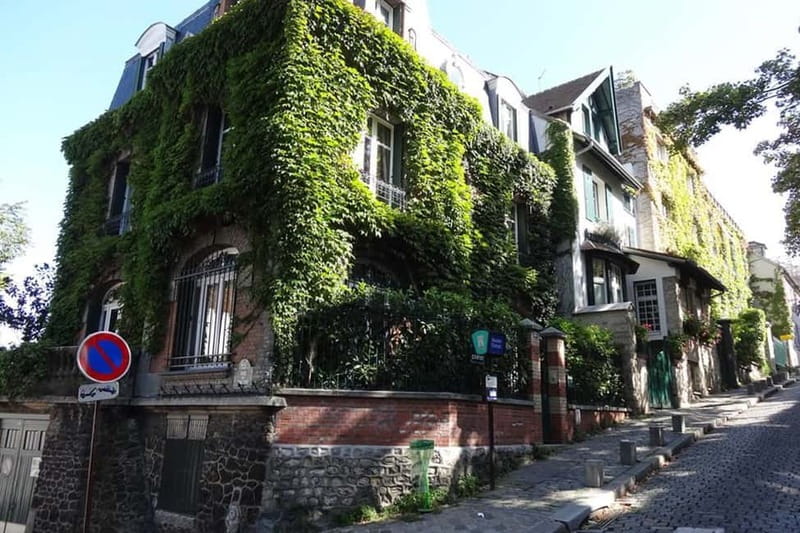 German private Walking Tour through Montmartre & Passages - Grands Boulevards: old Paris, city views, and an easy rhythm