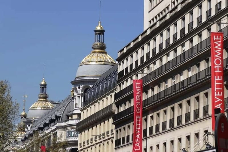 German private Walking Tour through Montmartre & Passages - Getting started at Blanche and Moulin Rouge (Pl. Blanche to the cabaret)