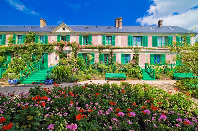 Giverny and Monet's House Half Day Trip from Paris Guide or Audio - Audio Guide vs Art Historian: How Much Structure Do You Want?