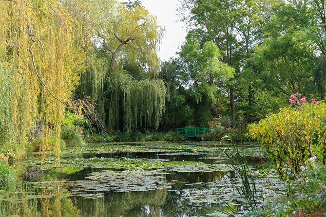 Giverny and Versailles Day Tour in a very small groupe from Paris - Giverny at a human pace: Monet’s house and gardens