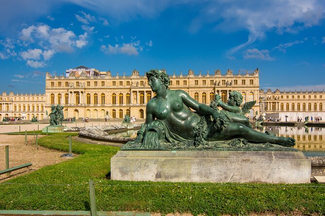 Giverny and Versailles Day Tour in a very small groupe from Paris - Guide style: stories that make Monet and Versailles click