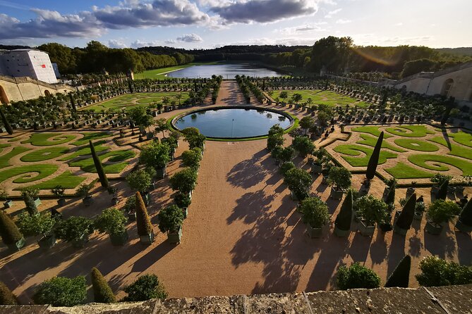 Giverny and Versailles Full Day Private Guided Tour wih Hotel Pickup - Giverny and Monet’s house: a more personal stop