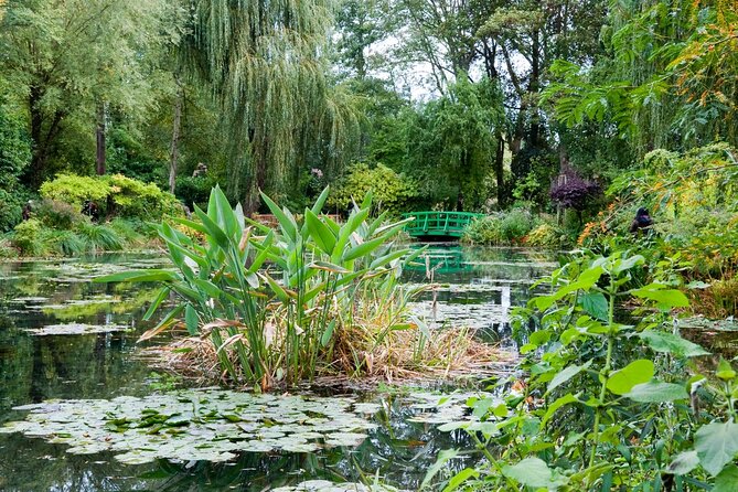 Giverny and Versailles Full Day Private Guided Tour wih Hotel Pickup - How the private format affects the experience