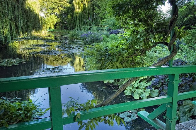 Giverny Half Day Guided Trip with Monet's House & Gardens from Paris by minivan - Fondation Claude Monet: the pink house rooms you’ll actually want to remember