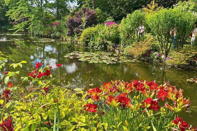 Giverny Half-Day Small-Group Tour from Paris – Max 7 Guests - Fondation Claude Monet: what you’ll do with the included skip-the-line tickets