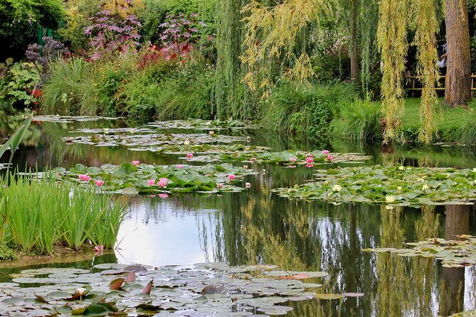 Giverny Half-Day Small-Group Tour from Paris – Max 7 Guests - Leaving Giverny: the short Versailles stop on the way back
