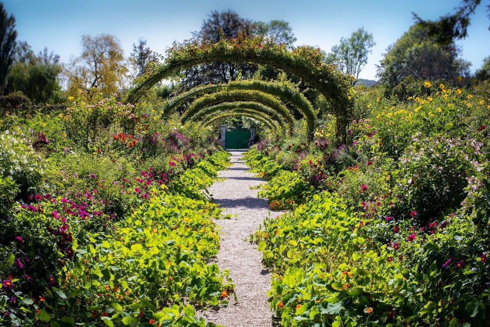 Giverny : Monet's house & Gardens Private tour from Paris - Should you book this private Giverny visit?