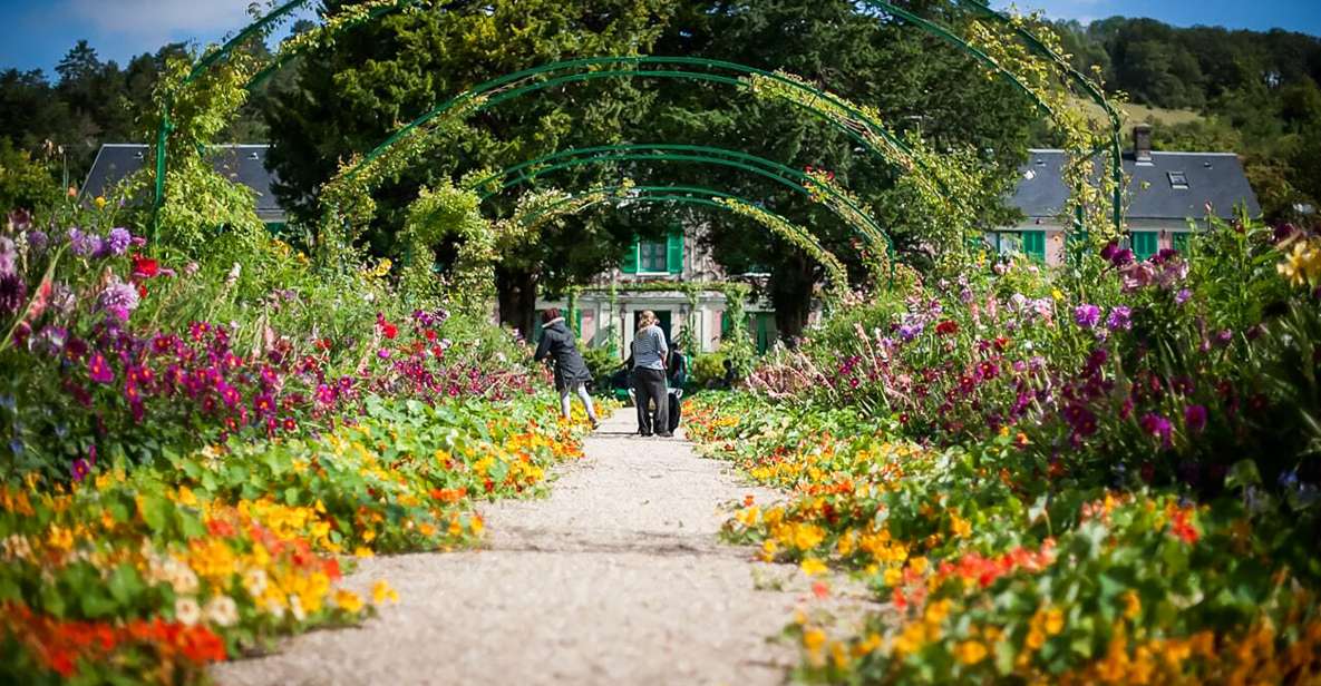 Giverny: Monet's House and Gardens Guided Tour - Key points before you go