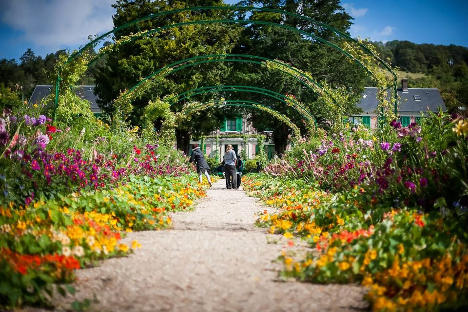 Giverny: Monet's House and Gardens Guided Tour - Giverny in 2 hours: why this tour fits real days