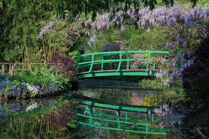 Giverny Monet's House & Versailles Palace Private Day Trip from Paris - Price and logistics: what you’re getting for that hefty number