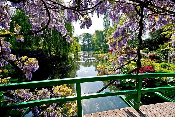 Giverny Monet's House & Versailles Palace Private Day Trip from Paris - Getting started early: how the day usually runs