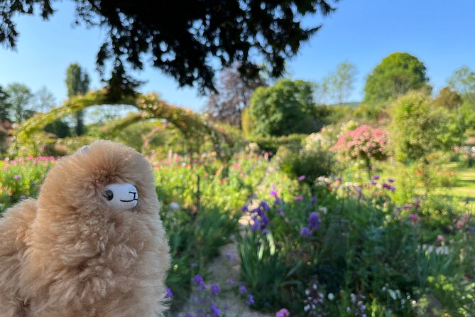 Giverny & Versailles Private Guided Tour with Ticket Entry - Key highlights at a glance